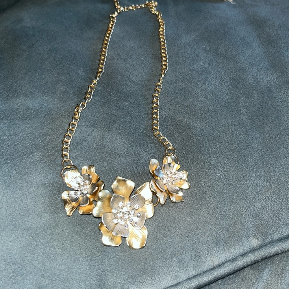 Anthropologie Flower Statement Necklace NWOT gorgeous!!!